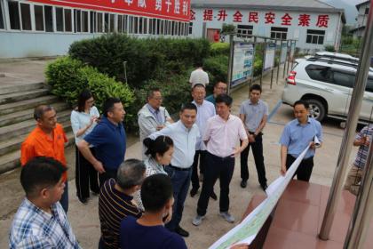 四川省交投集團(tuán)公司黨委副書記、副董事長(zhǎng)、總經(jīng)理周黎明到仁沐新LJ18標(biāo)項(xiàng)目部檢查指導(dǎo)工作