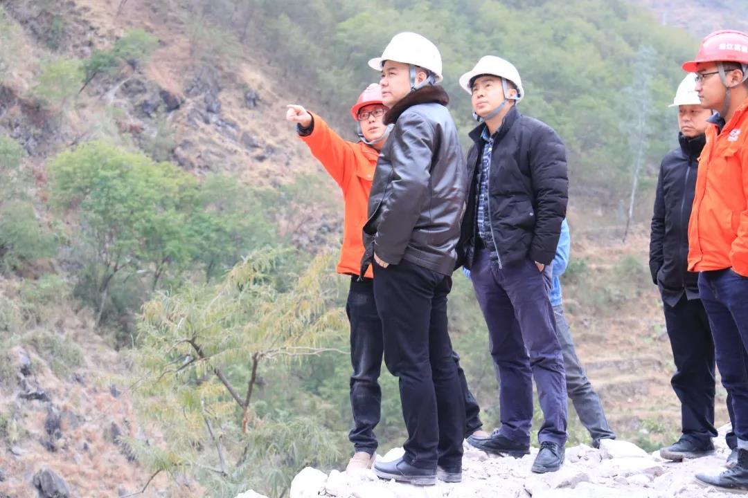 川交路橋黨委委員、董事、總工程師汪碧云赴沿江高速金寧段ZCB1-5項目檢查指導(dǎo)工作